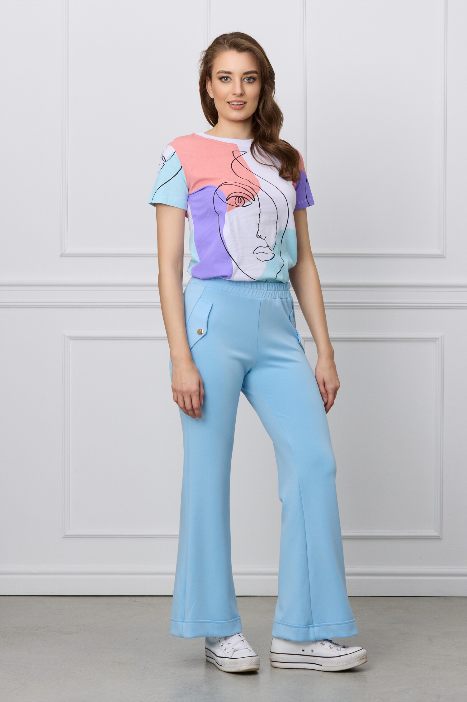 Pantaloni sport bleu evazati