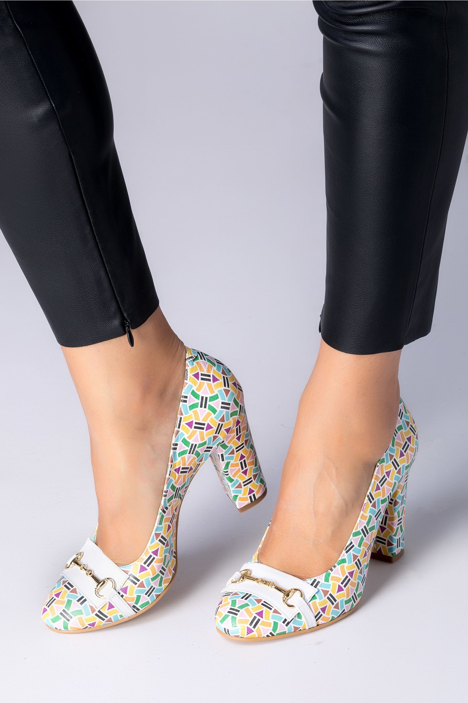 Pantofi dama cu imprimeu multicolor
