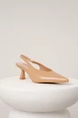 Pantofi eleganti din piele ecologica bej cu decupaj la spate si bareta