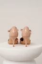 Pantofi eleganti din piele ecologica lacuita bej cu bareta