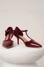 Pantofi eleganti din piele ecologica lacuita bordo cu bareta