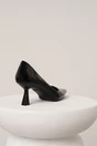 Pantofi eleganti din piele ecologica lacuita negri cu toc jos