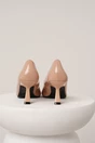 Pantofi eleganti din piele ecologica lacuita nude cu toc jos