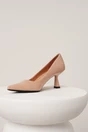Pantofi eleganti din piele ecologica lacuita nude cu toc jos