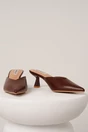 Pantofi eleganti din piele ecologica maro decupati la spate