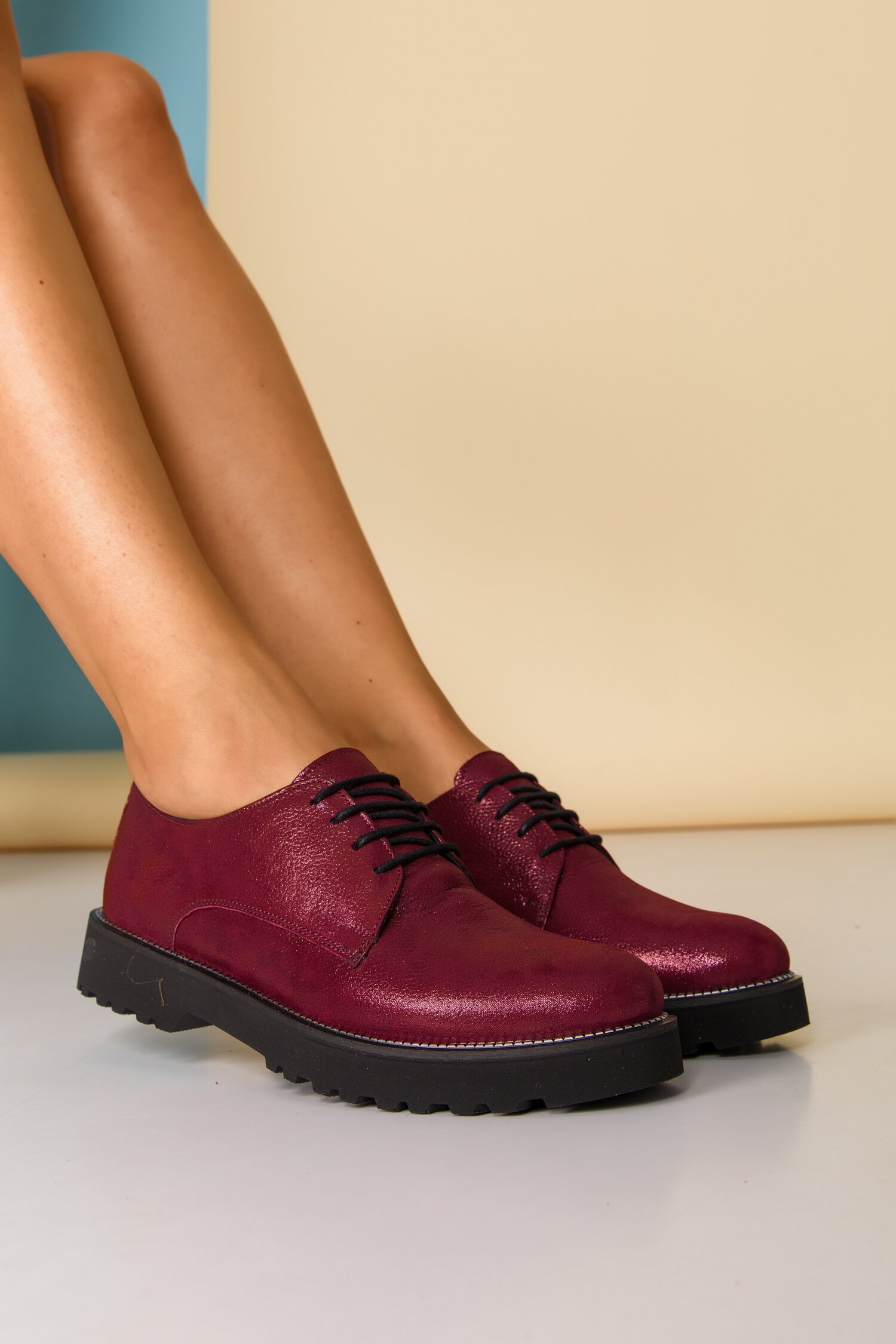 Pantofi oxford bordo sidefat cu sireturi