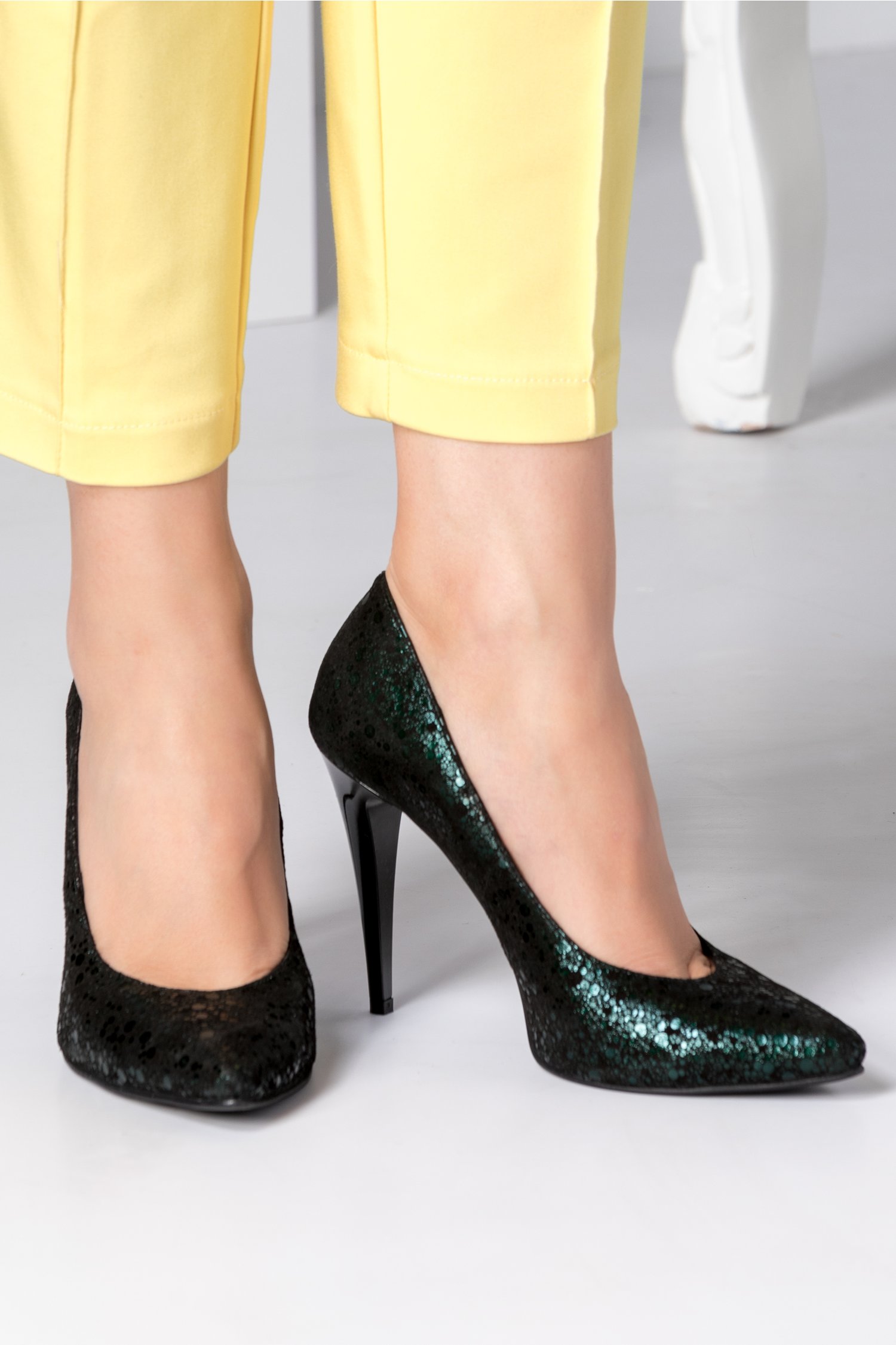 Pantofi verzi eleganti cu toc inalt stiletto