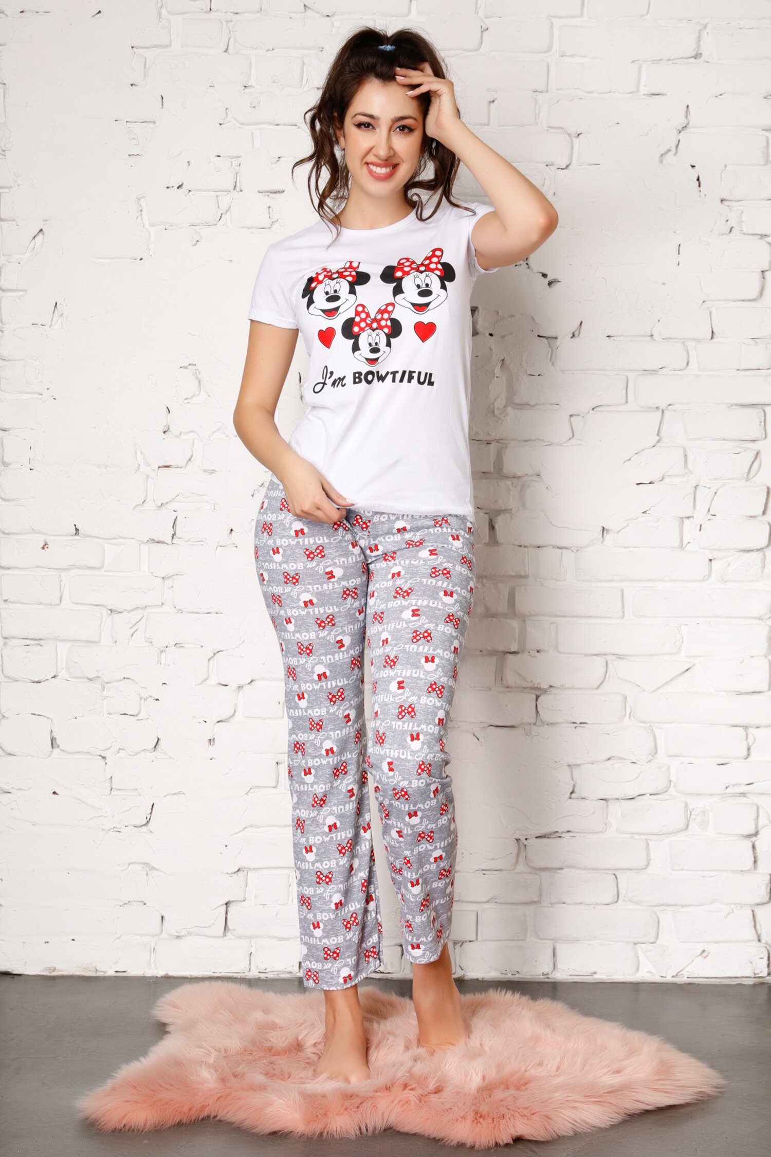 Pijama Bowtiful cu pantaloni gri si imprimeu