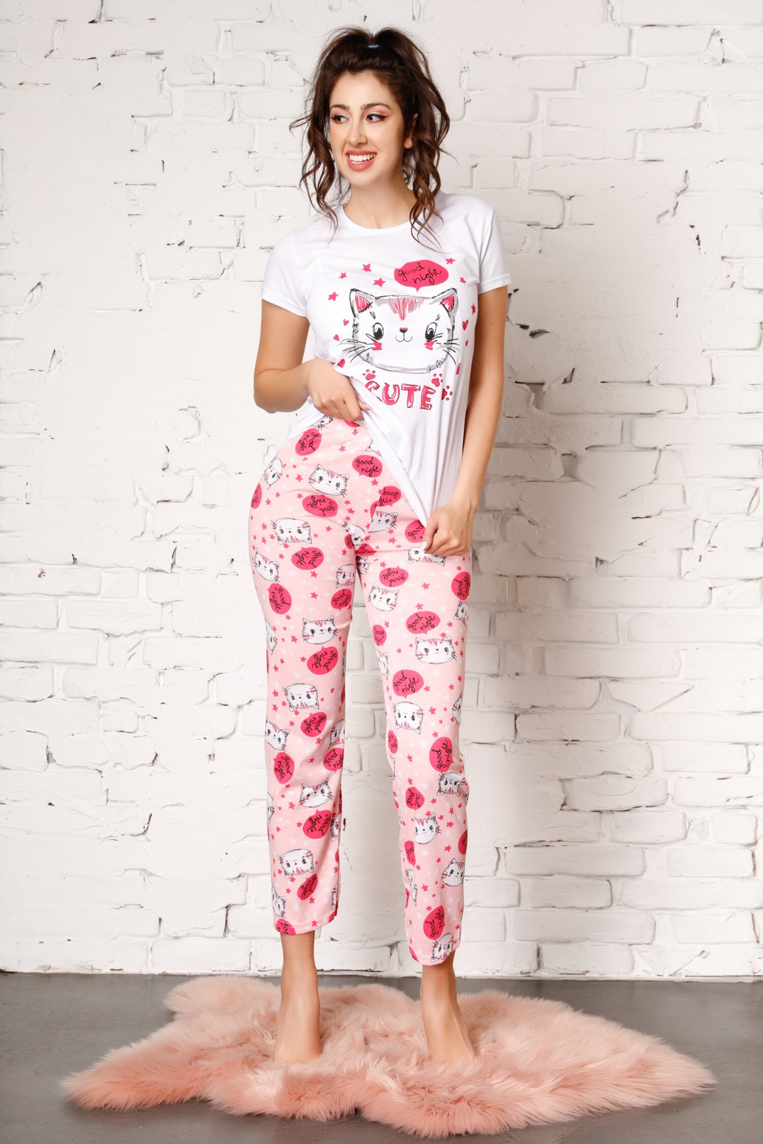 Pijama good night cu pisici si pantaloni roz