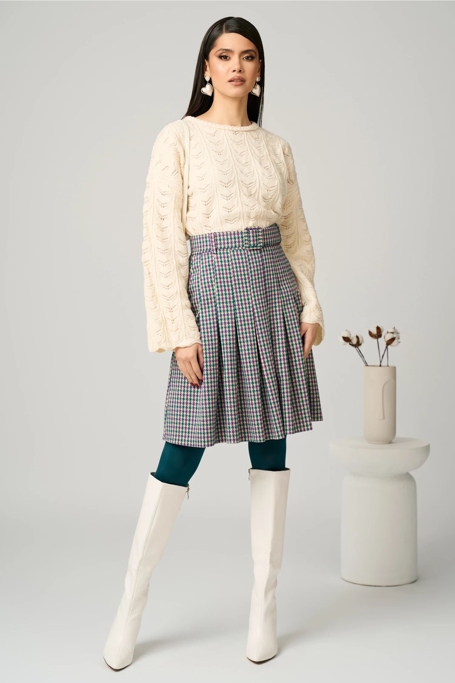 Bluza casual din tricot ivory cu decupaje
