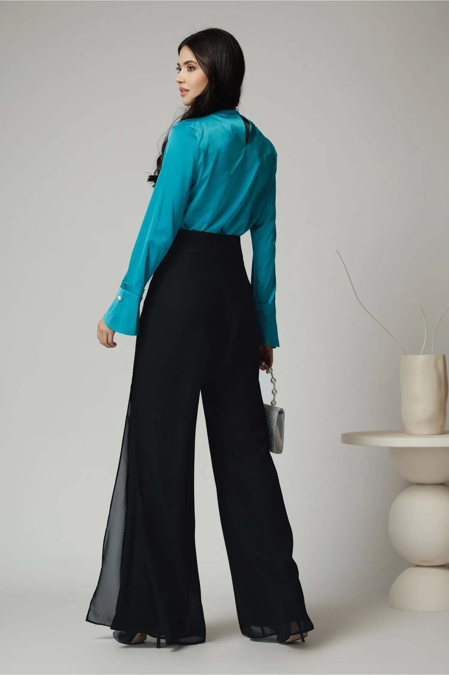 Pantaloni eleganti din voal negri cu dublura si crepeuri 2