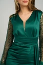 Rochie Ella Collection Alora lunga eleganta din tafta verde cu paiete si pene pe maneci