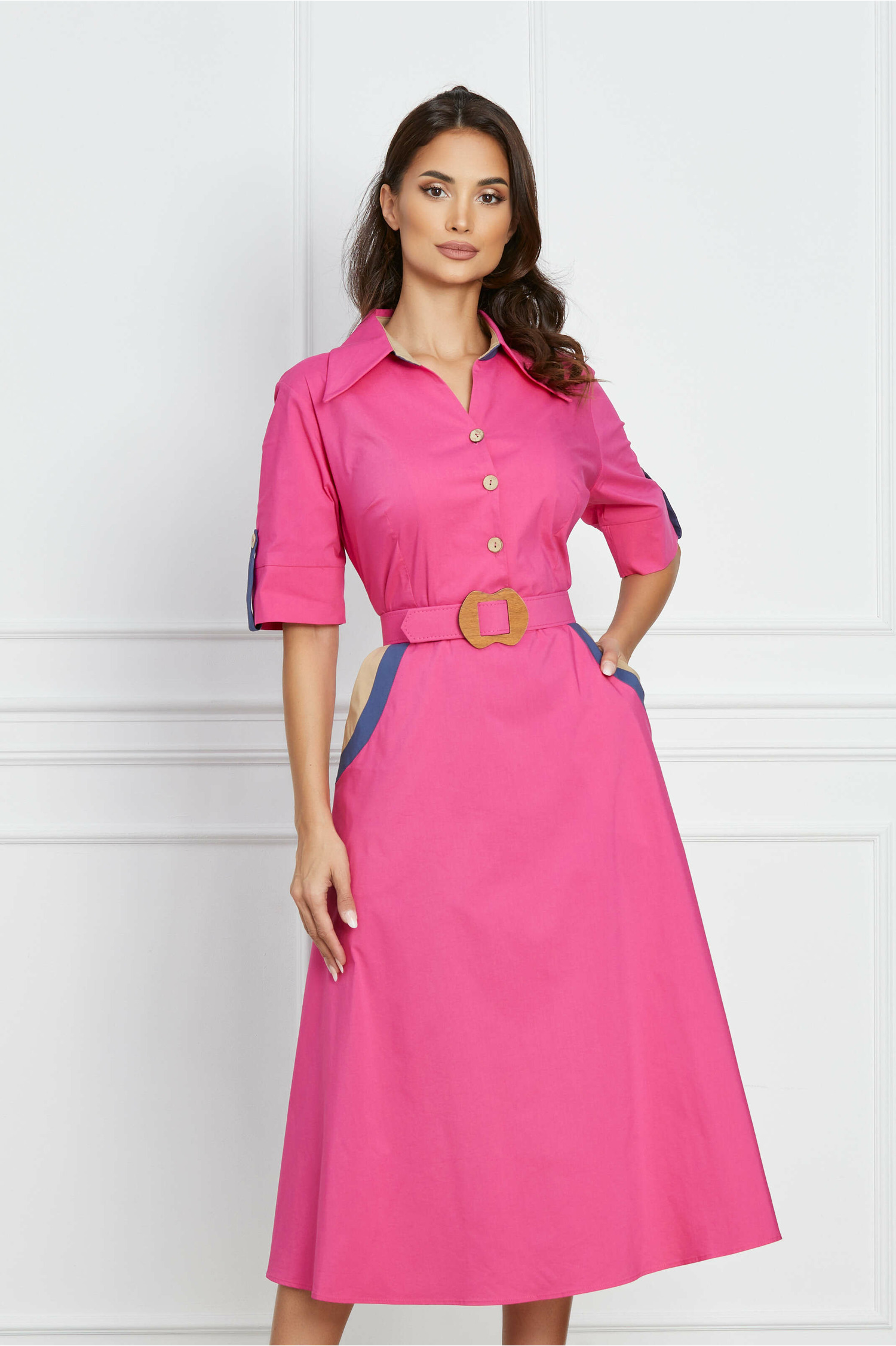 Rochie fucsia cu nasturi si curea in talie