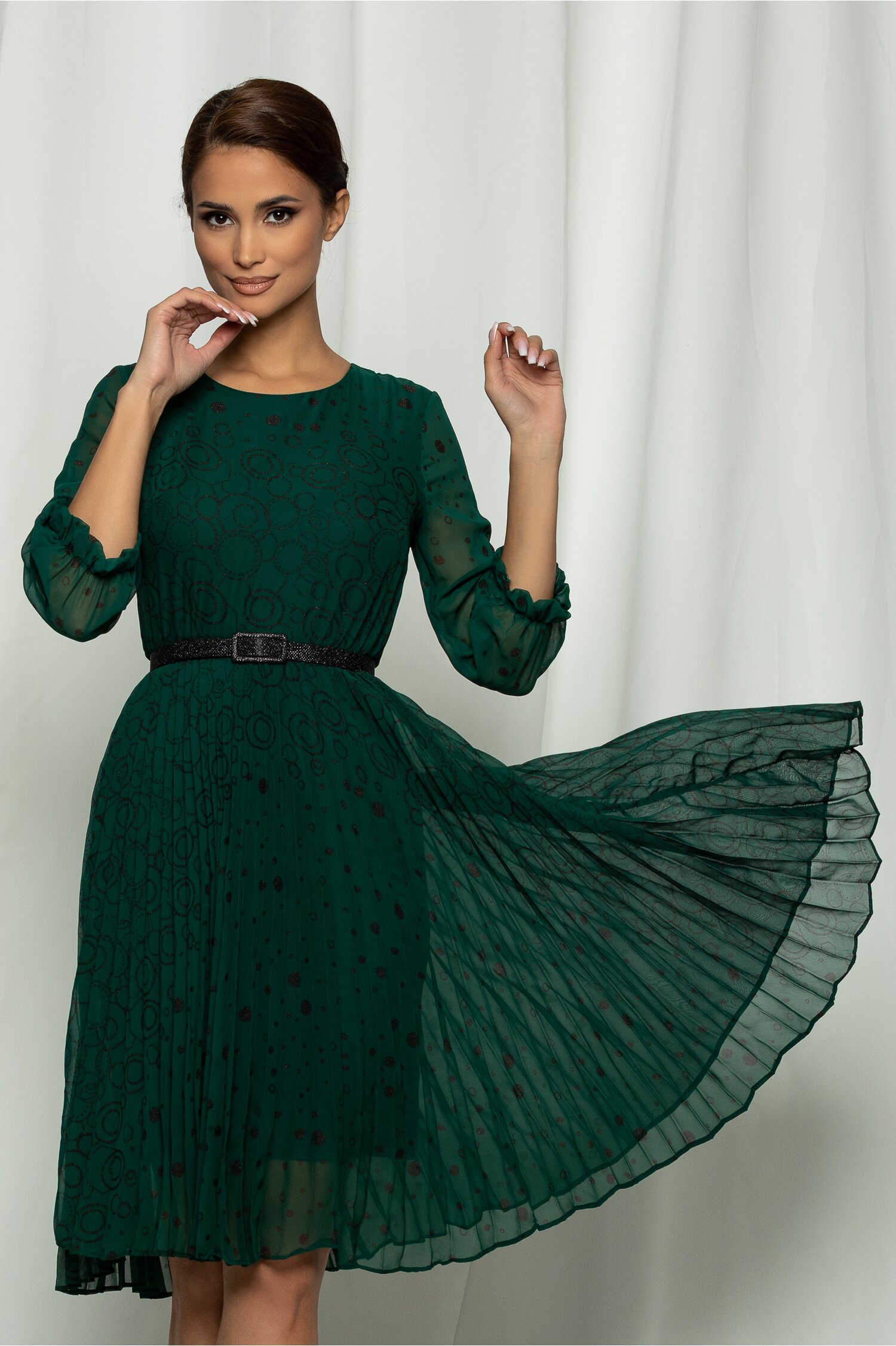 Rochie Ana verde plisata si design cu cerculete