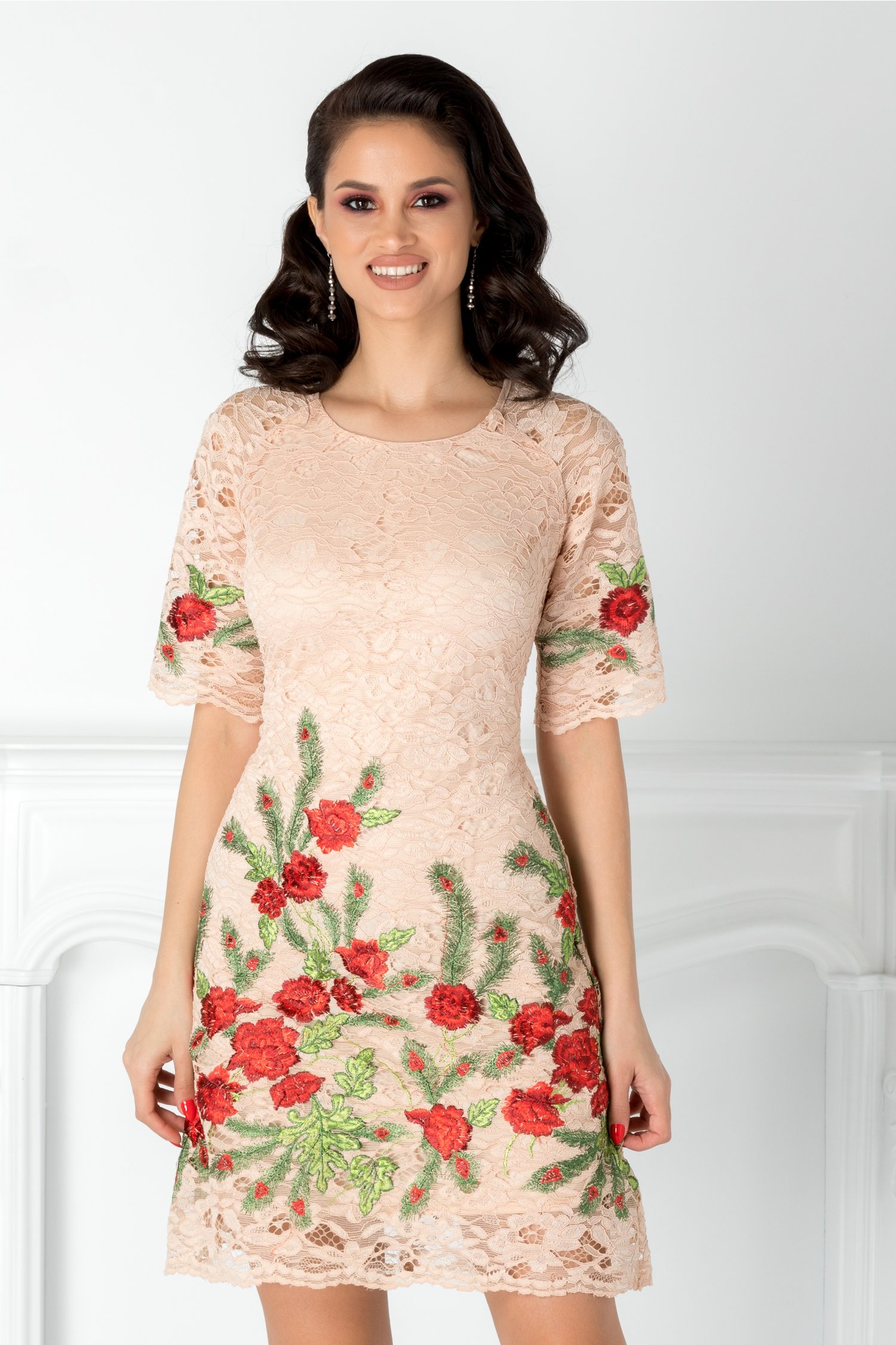 Rochie andra bej din dantela cu broderie florala