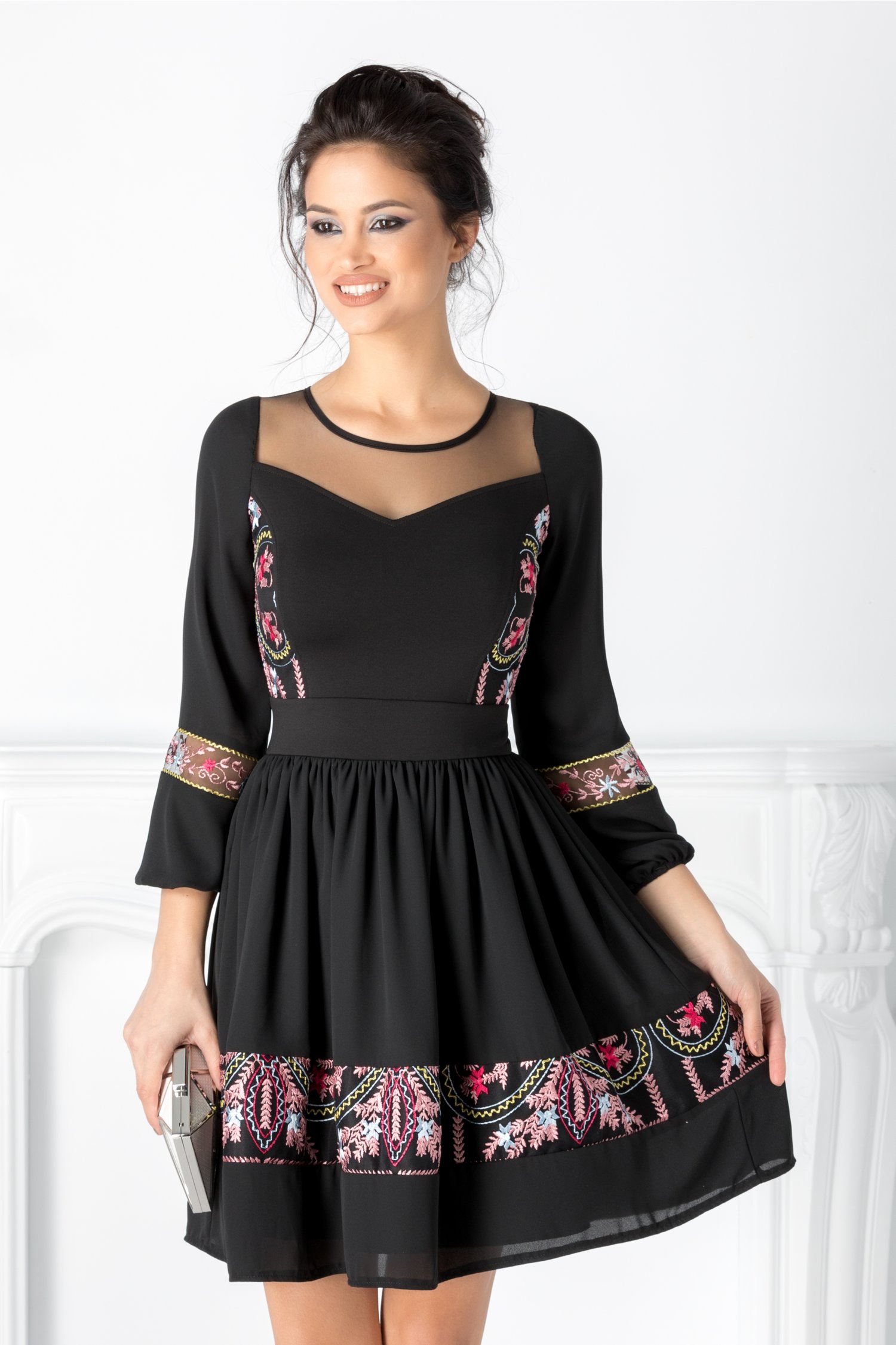 Rochie Antonina neagra clos cu broderie