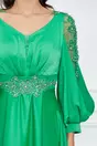 Rochie Aria lunga verde cu perle si strasuri pe maneci si in talie