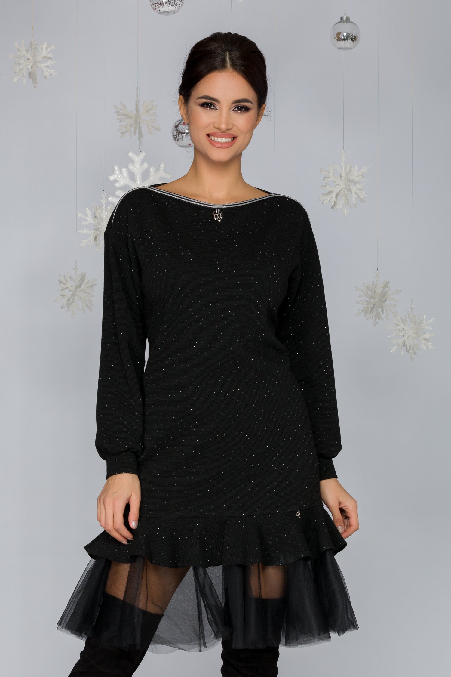 Rochie Astrid neagra cu insertii din fir lurex si tull la baza