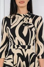 Rochie  bej cu imprimeuri negre si buzunare functionale