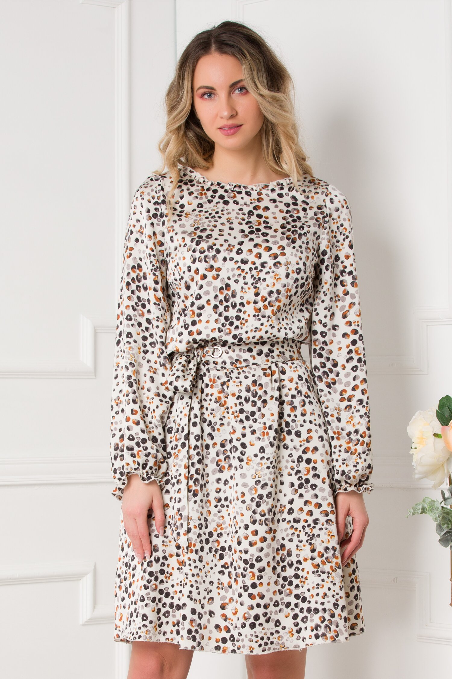 Rochie Betty alba cu buline gri si caramizii