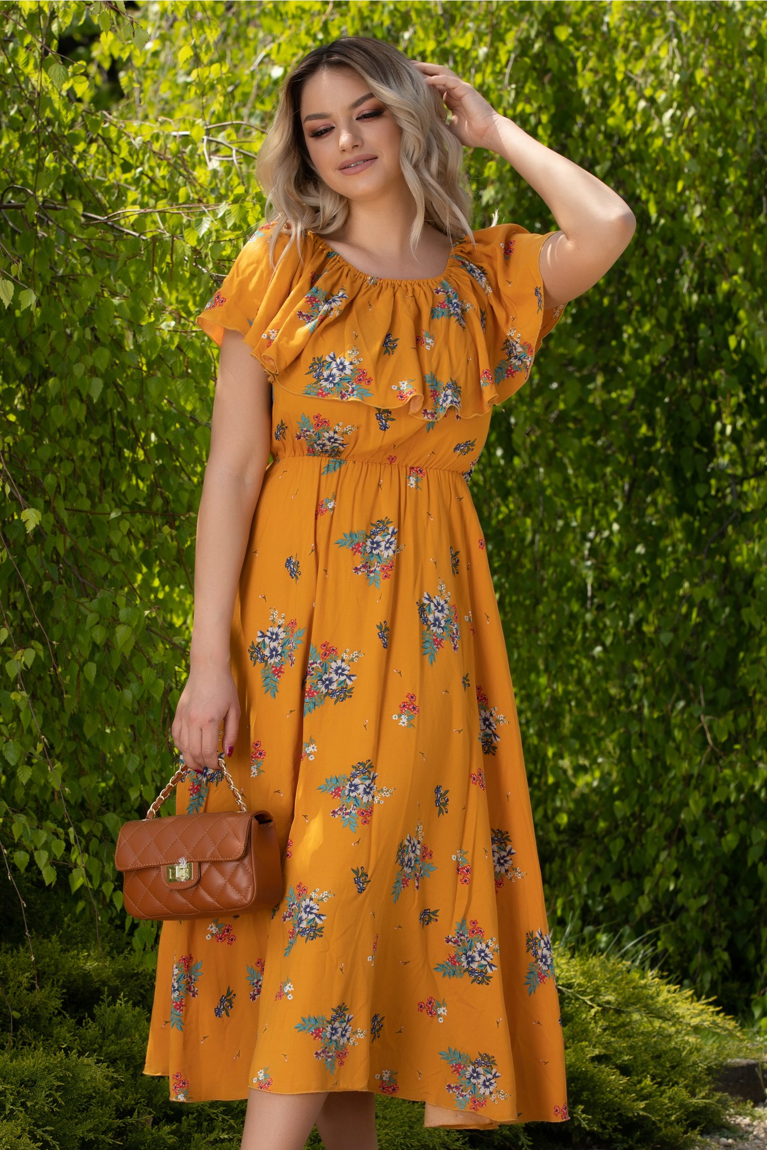 Rochie Calina galben mustar cu imprimeu floral si volan la bust