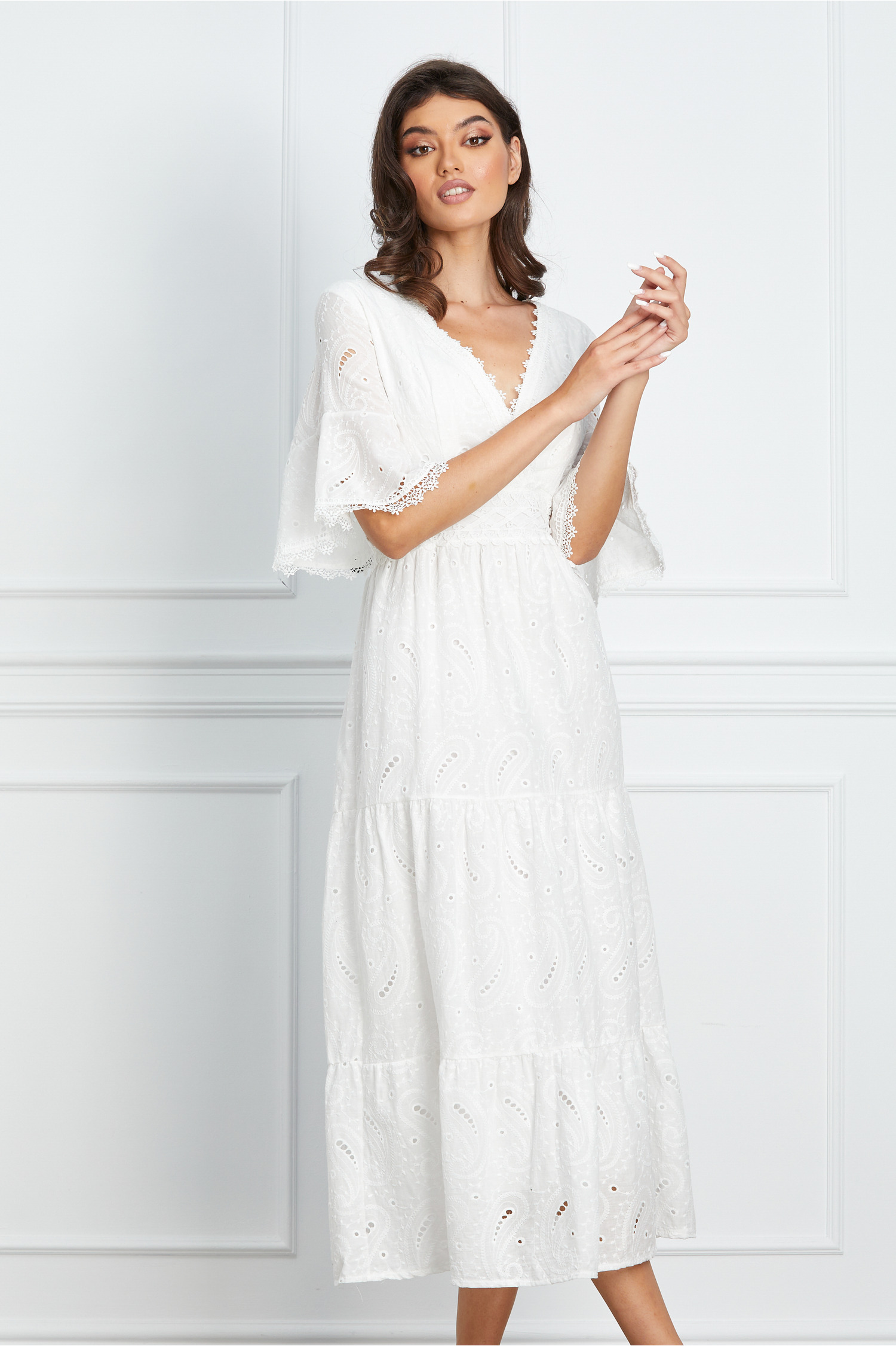Rochie Carina alba din ghipura cu maneci evazate