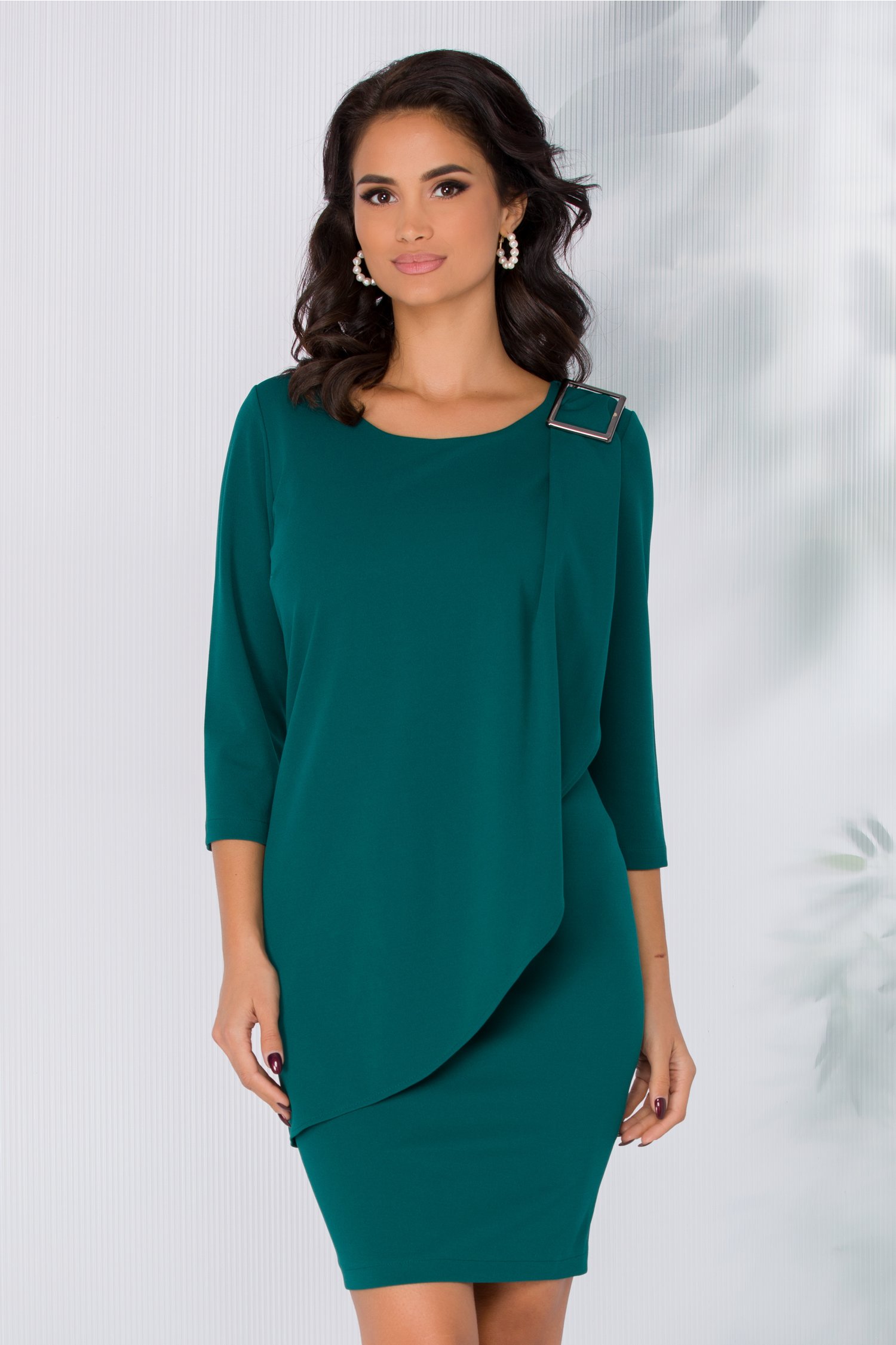 Rochie Carmina verde inchis cu accesoriu tip catarama