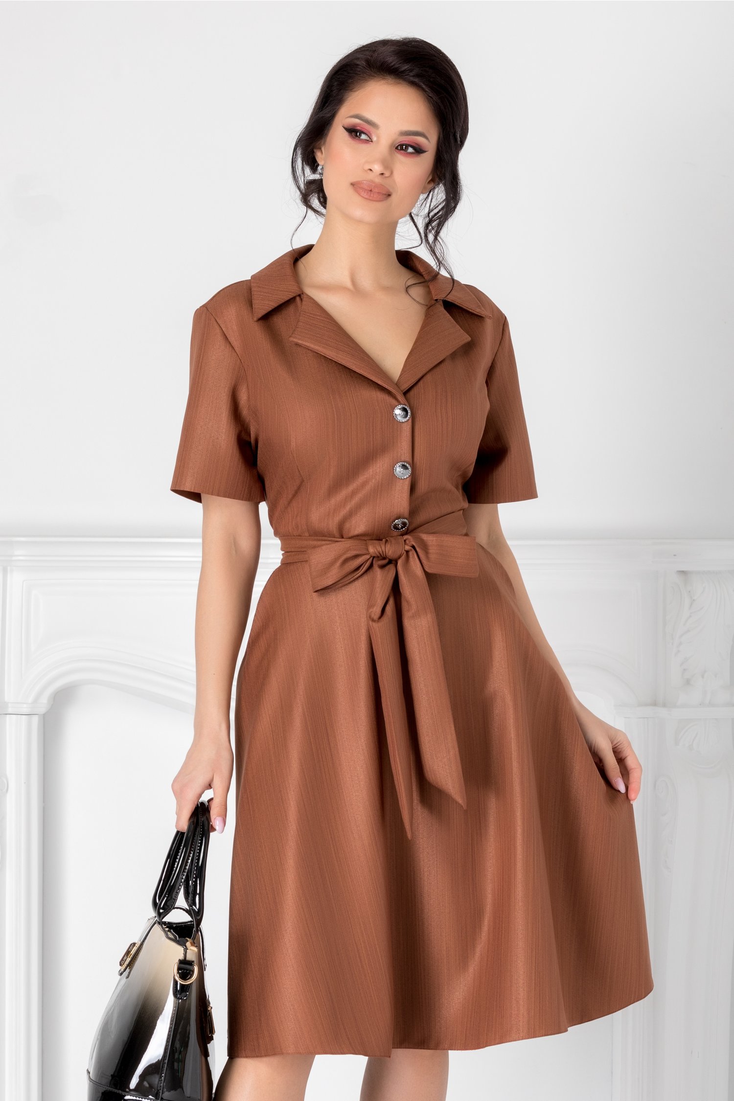 Rochie Carolina maro cu fir stralucitor