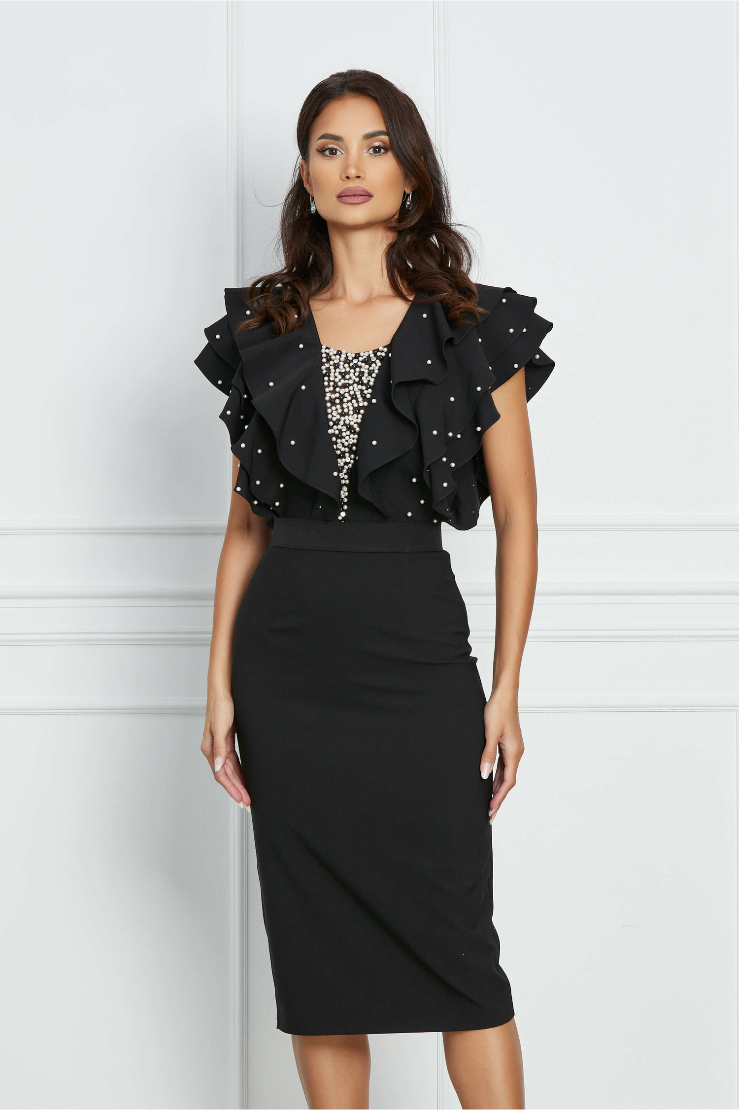 Rochie Carolina neagra cu perle si volane - Rochii-Dama.ro