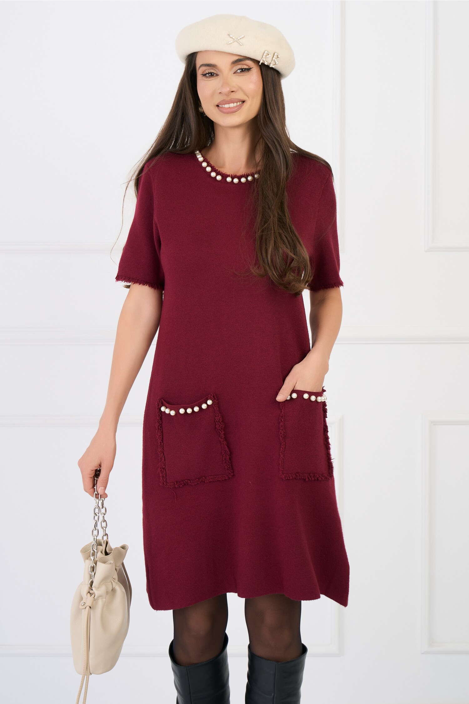 Rochie casual din tricot burgundy cu perle si maneci scurte