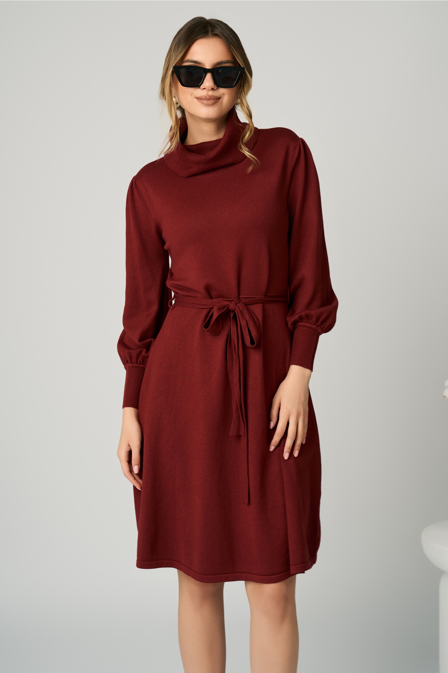 Rochie casual tricot bordo cu cordon in talie