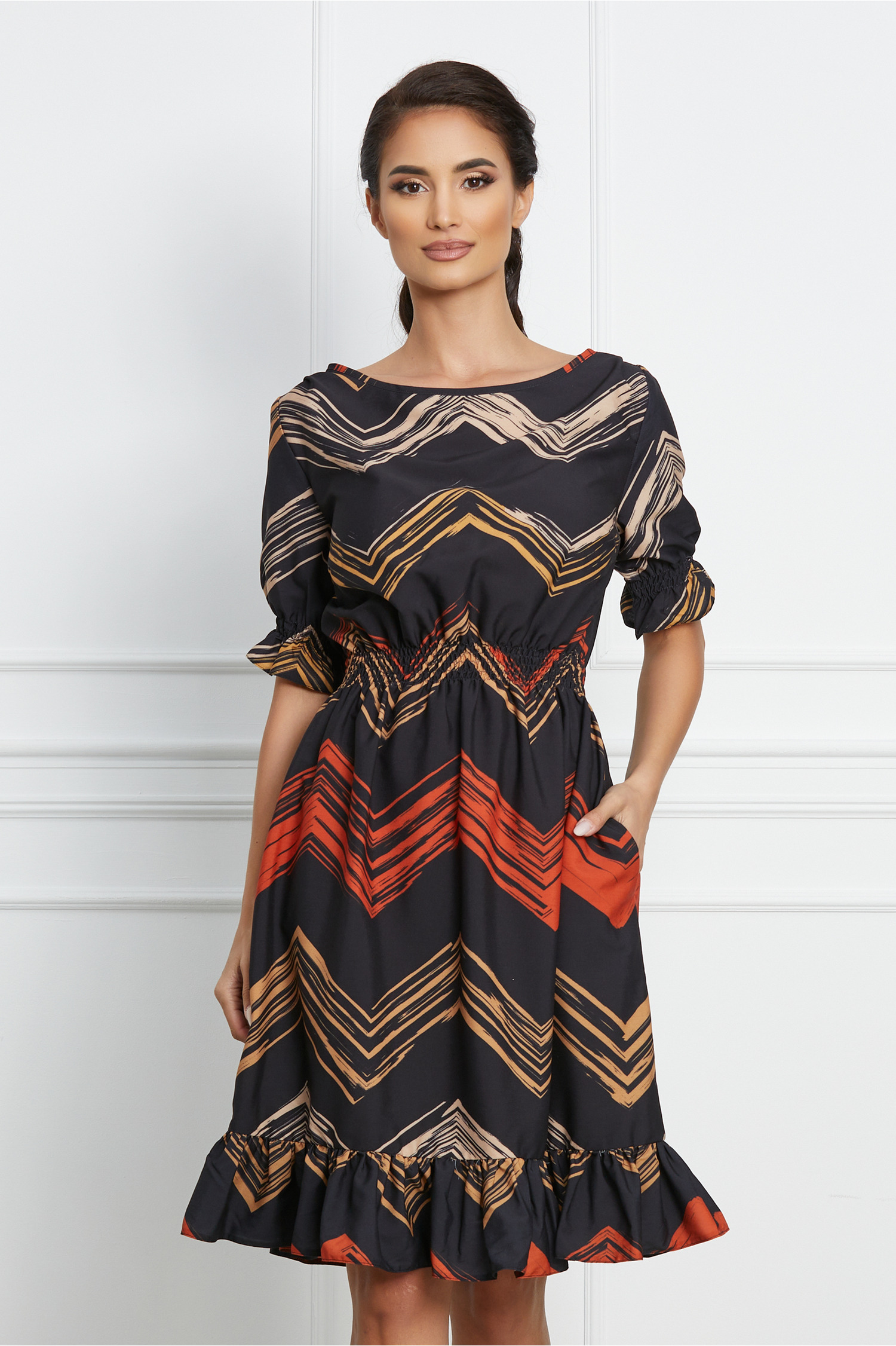 Rochie Christina neagra cu imprimeuri caramizii in zig-zag - Rochii-Dama.ro