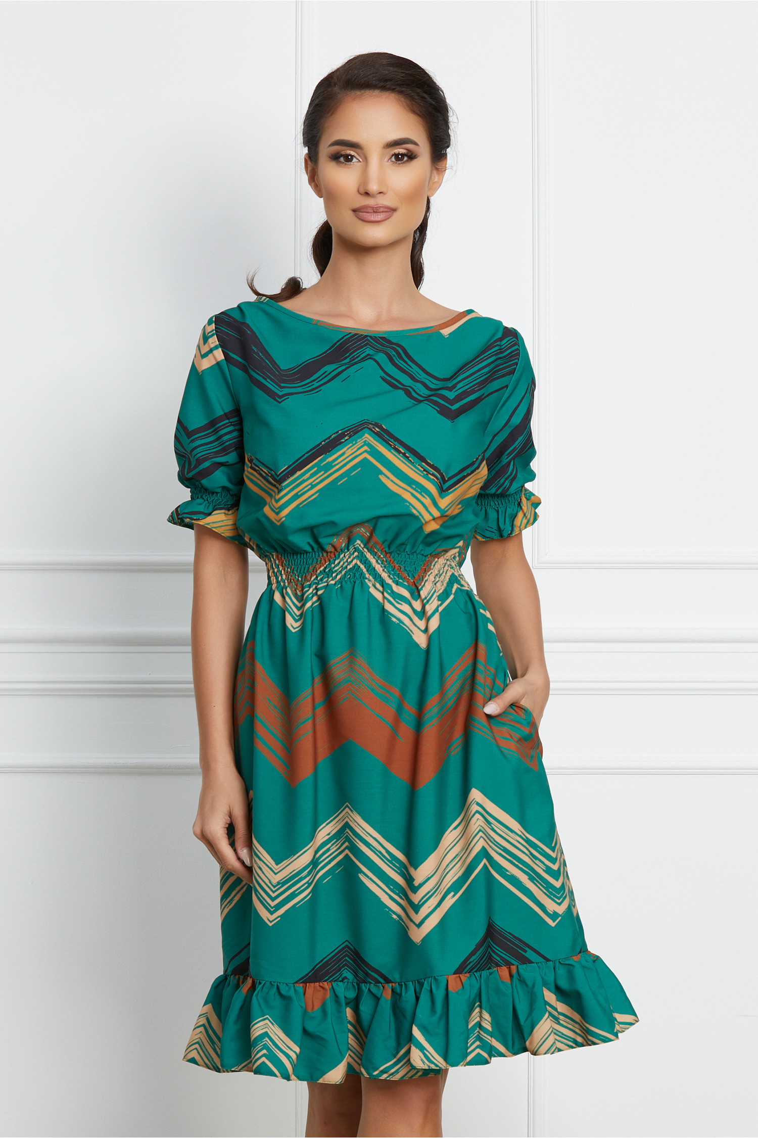 Rochie Christina verde cu imprimeuri galbene in zig-zag - Rochii-Dama.ro