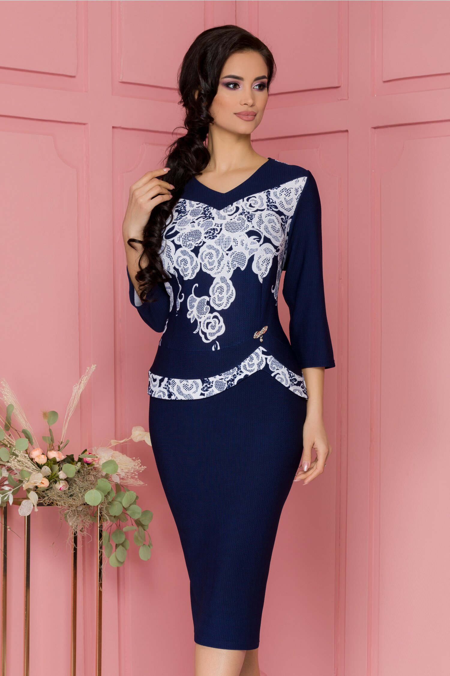 Rochie Corina bleumarin cu peplum si imprimeu floral