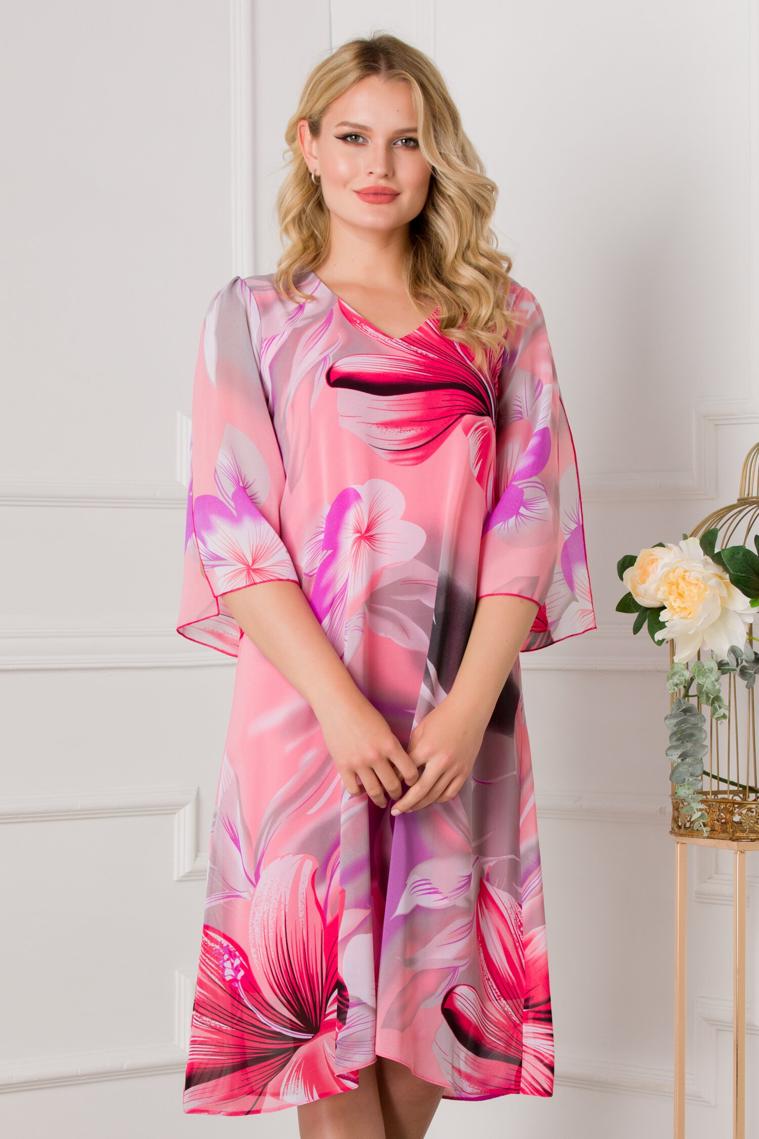 Rochie Cory lejera corai cu imprimeuri florale