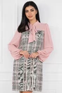 Rochie cu carouri si bust roz din voal