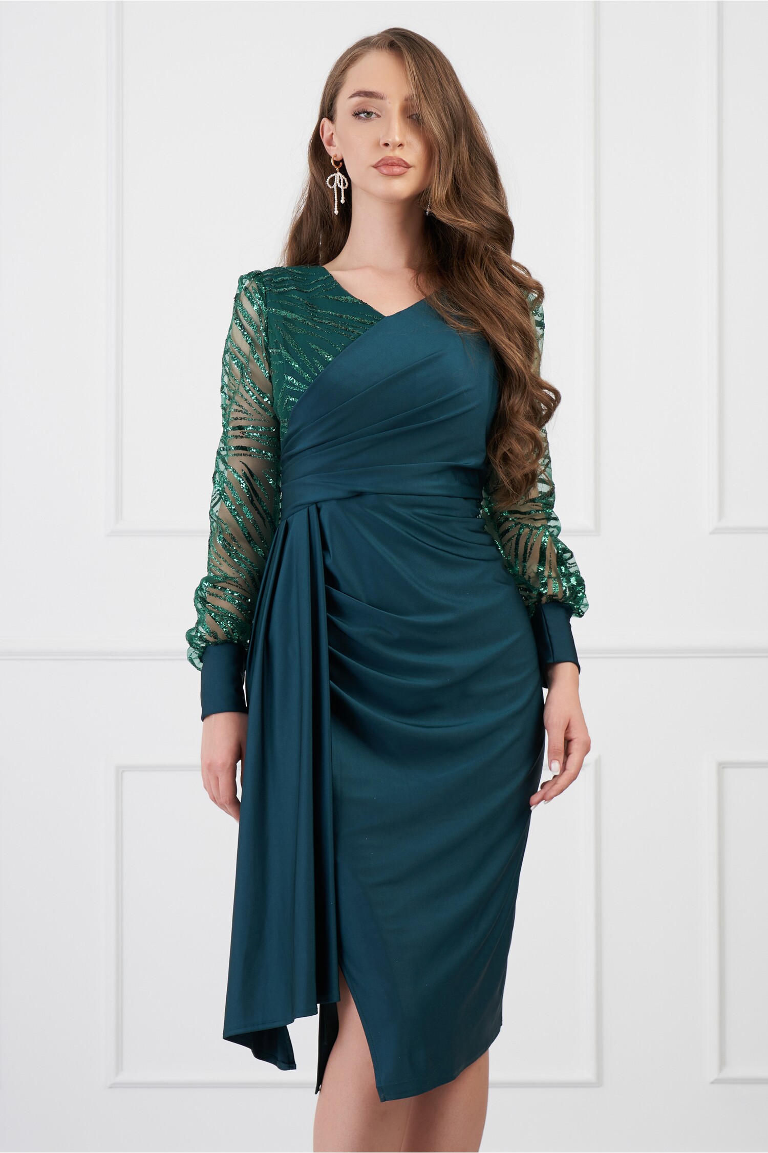 Rochie Daiana verde cu paiete la bust