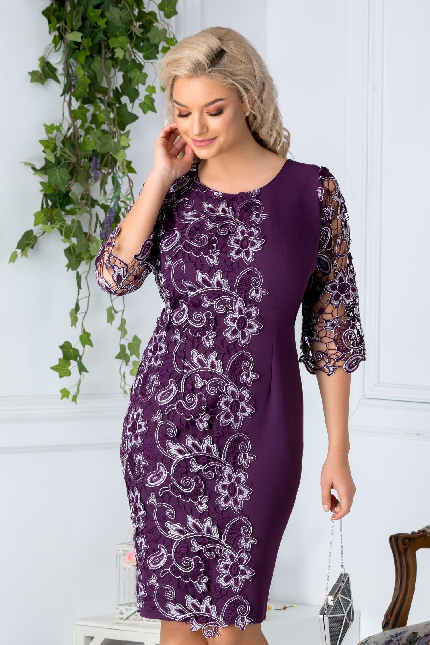 Rochie Damaris mov de ocazie cu broderie