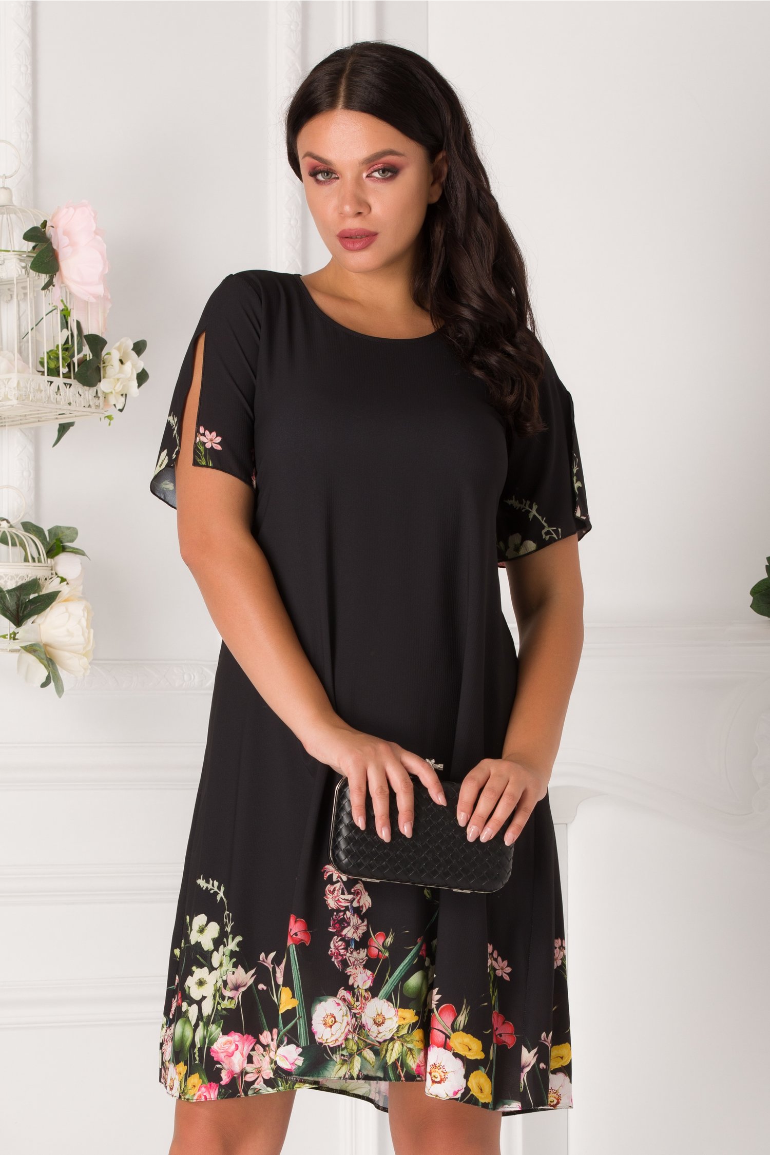 Rochie Daria neagra cu imprimeu floral