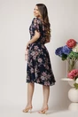 Rochie de zi vaporaosa din voal bleumarin cu imprimeuri florale roz