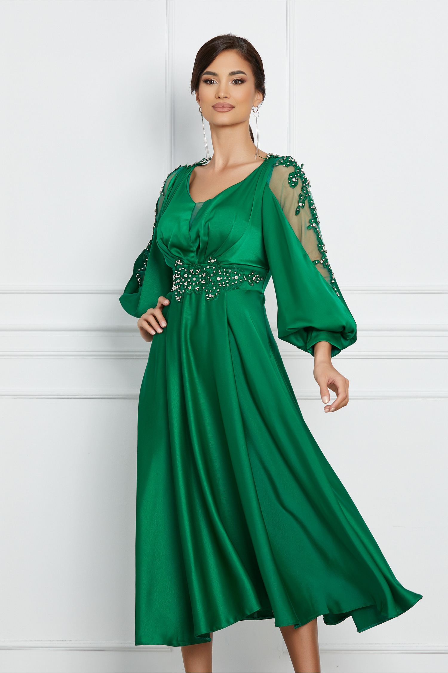 Rochie de ocazie verde accesorizata cu perlute