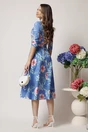 Rochie din stofa bleu midi de zi cu imprimeuri florale roz si decolteu