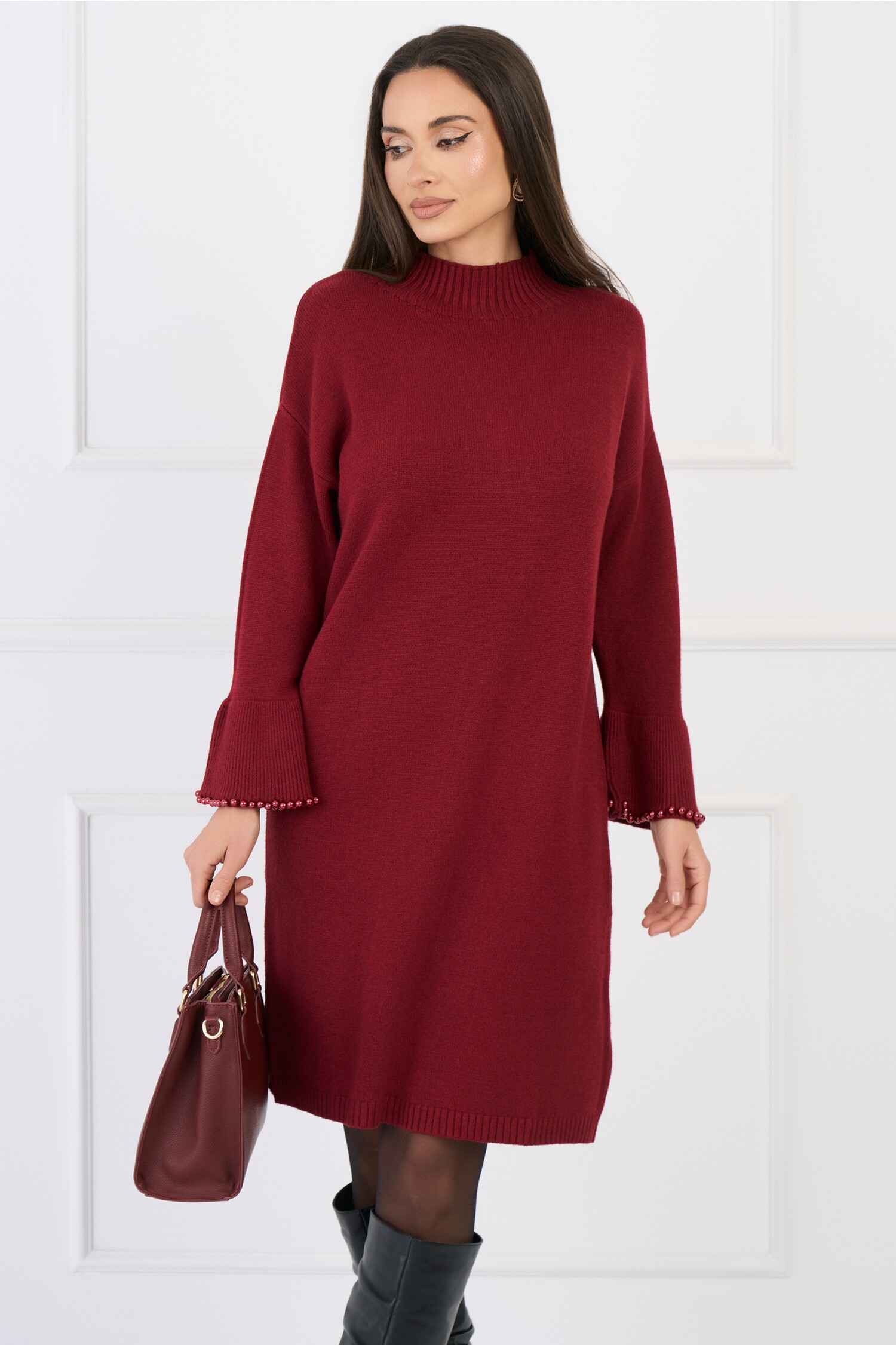 Rochie din tricot bordo cu perle la maneci