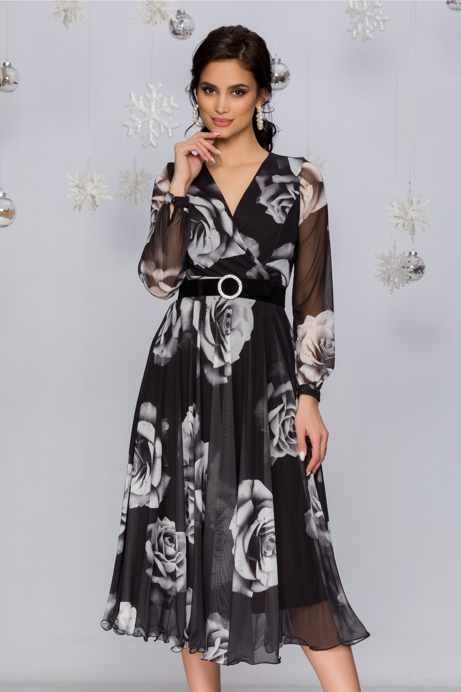 Rochie dorina neagra din tull cu trandafiri gri