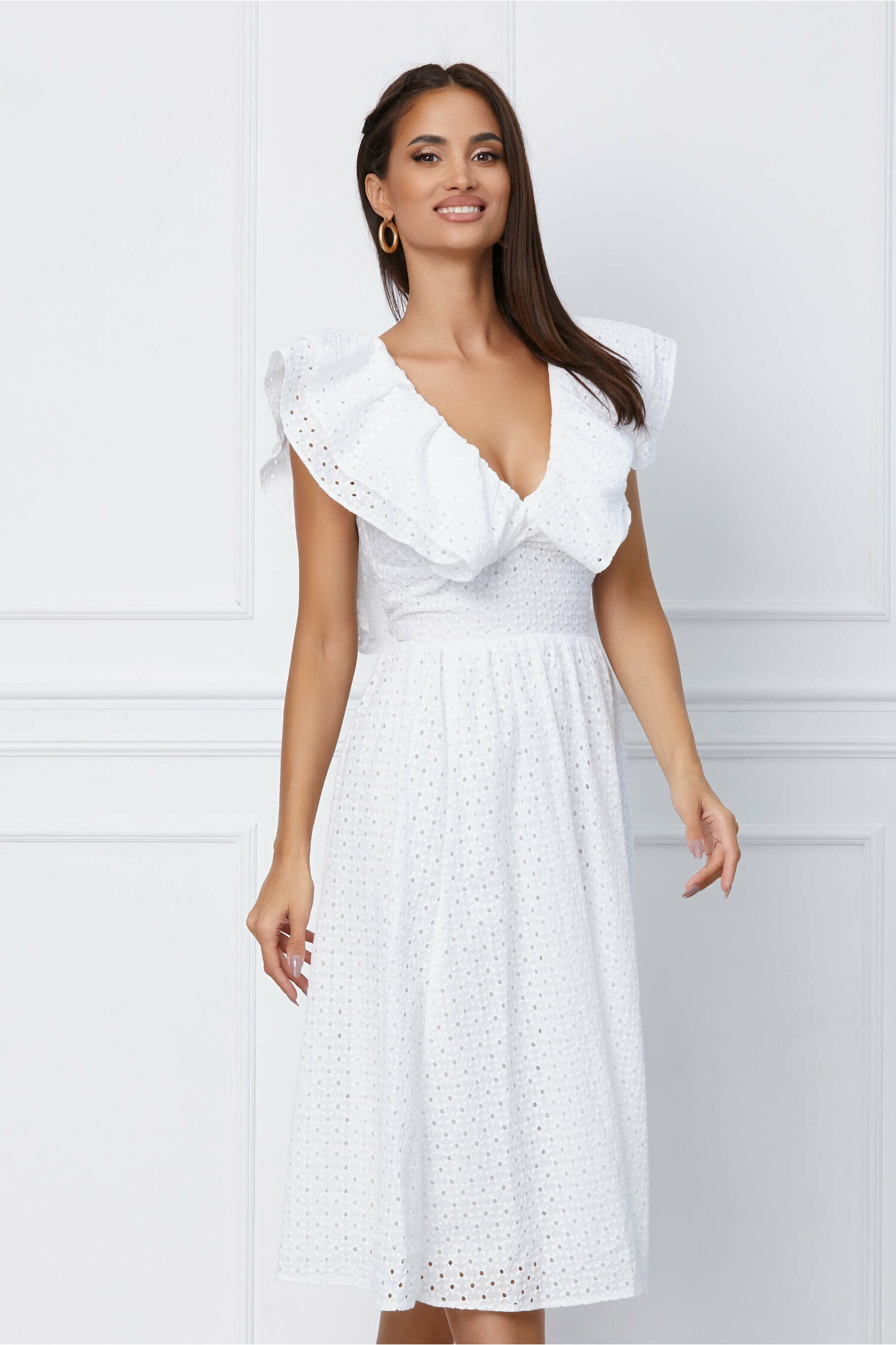 Rochie Dy Fashion alba din ghipura cu volane la bust