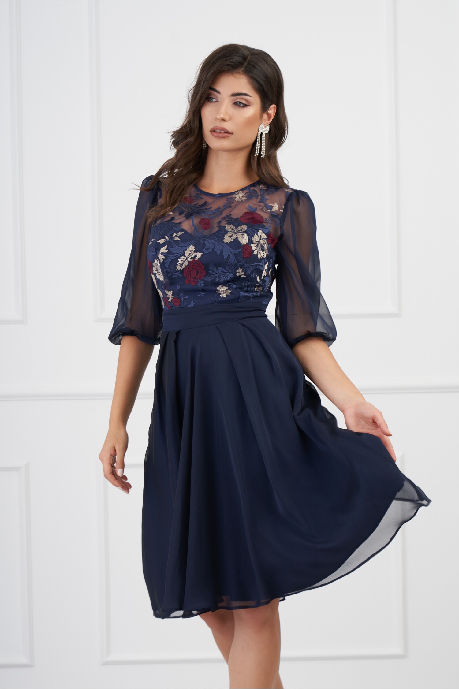 Rochie DY Fashion bleumarin din voal cu broderie florala la bust