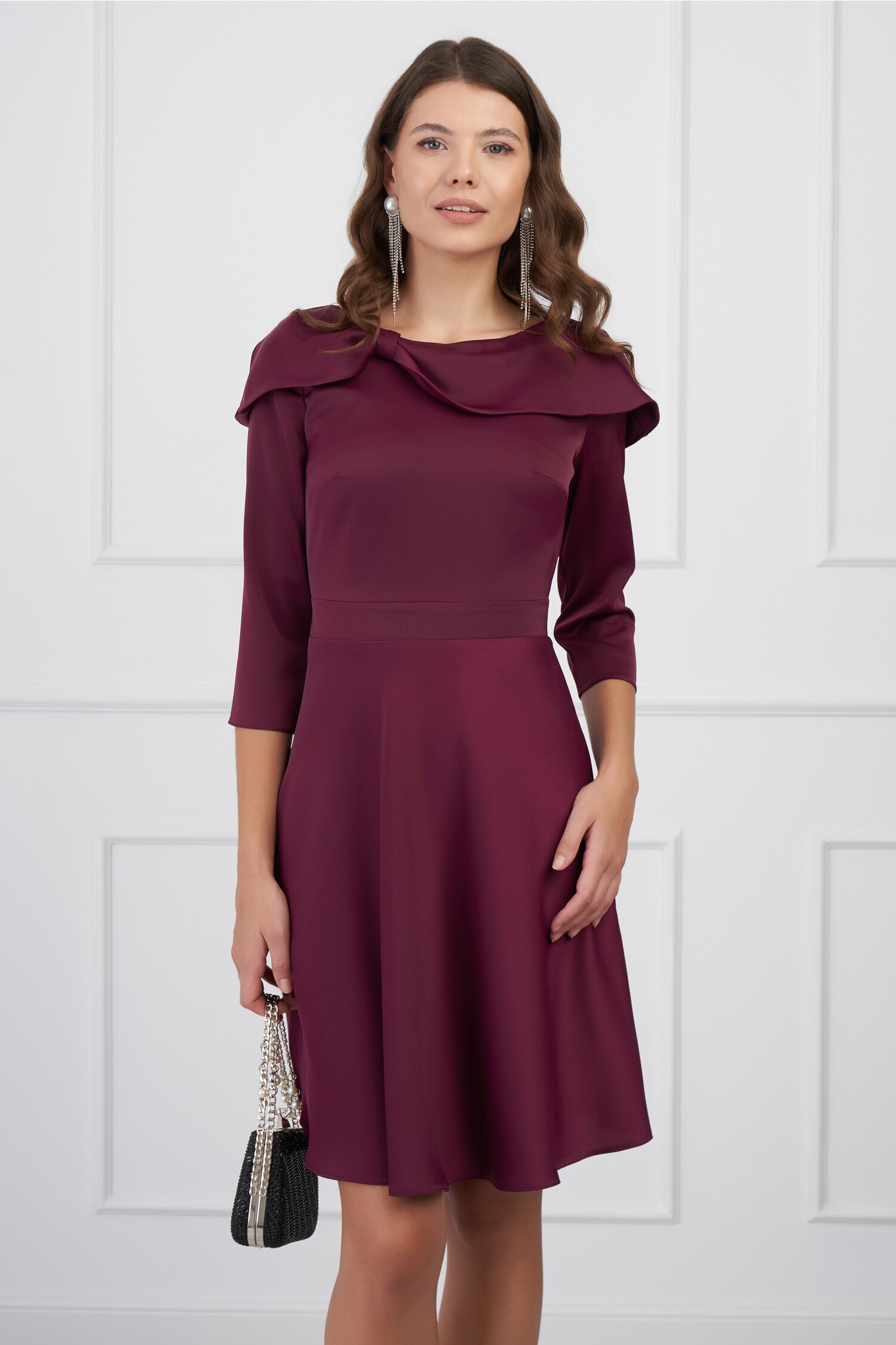 Rochie DY Fashion bordo cu guler maxi tip funda