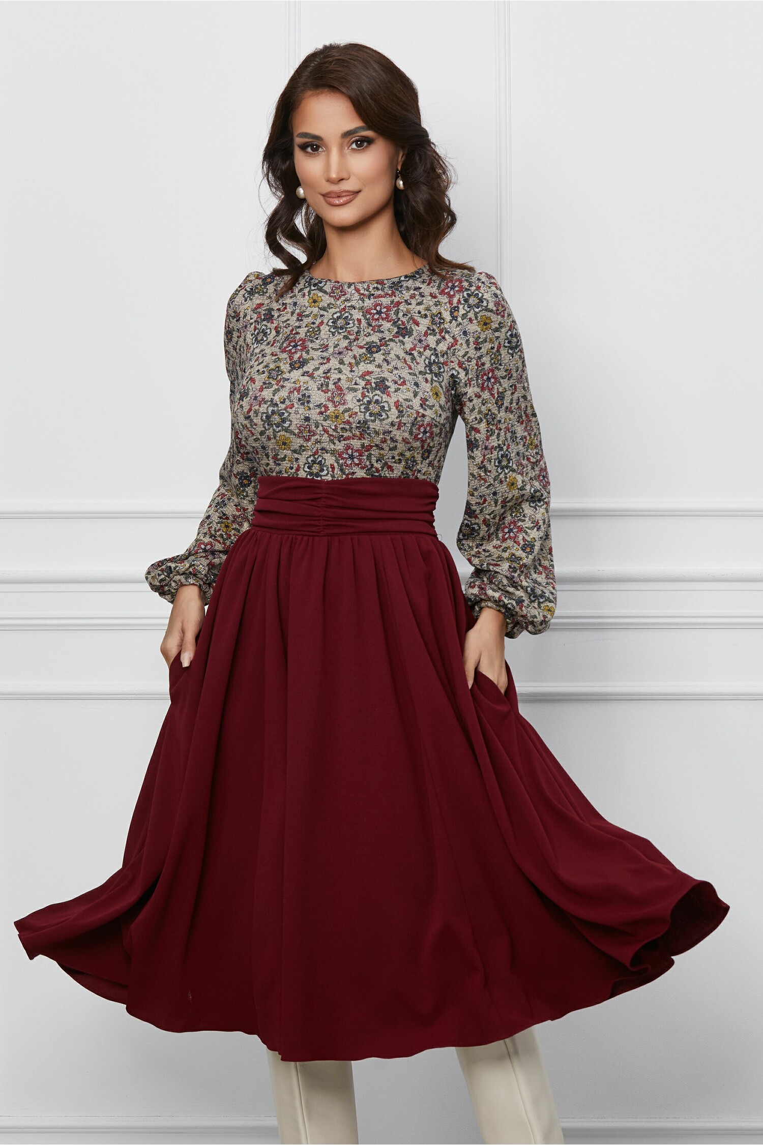 Rochie Dy Fashion bordo cu imprimeuri la bust