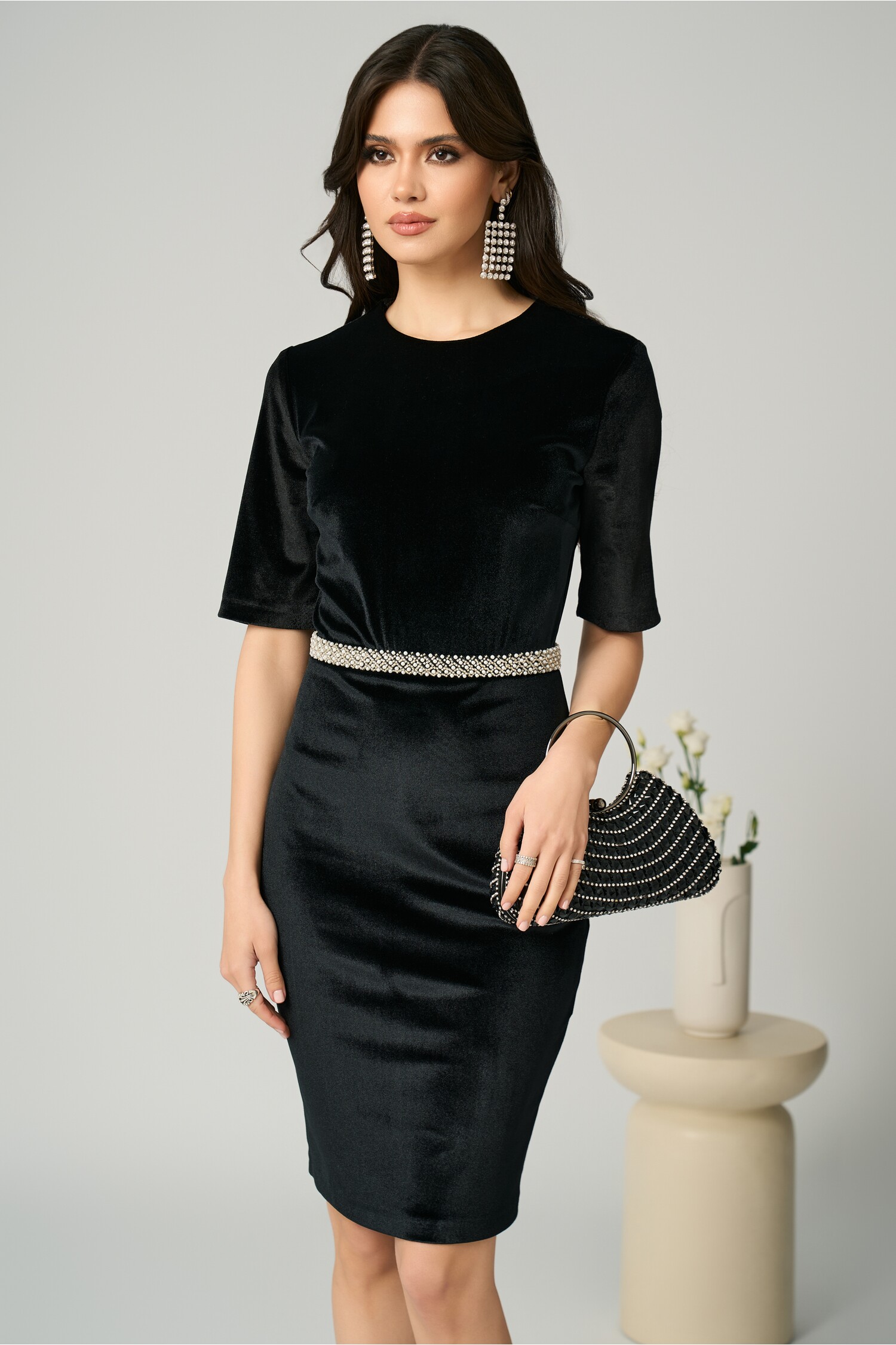 Rochie DY Fashion eleganta din catifea neagra cu perle in talie