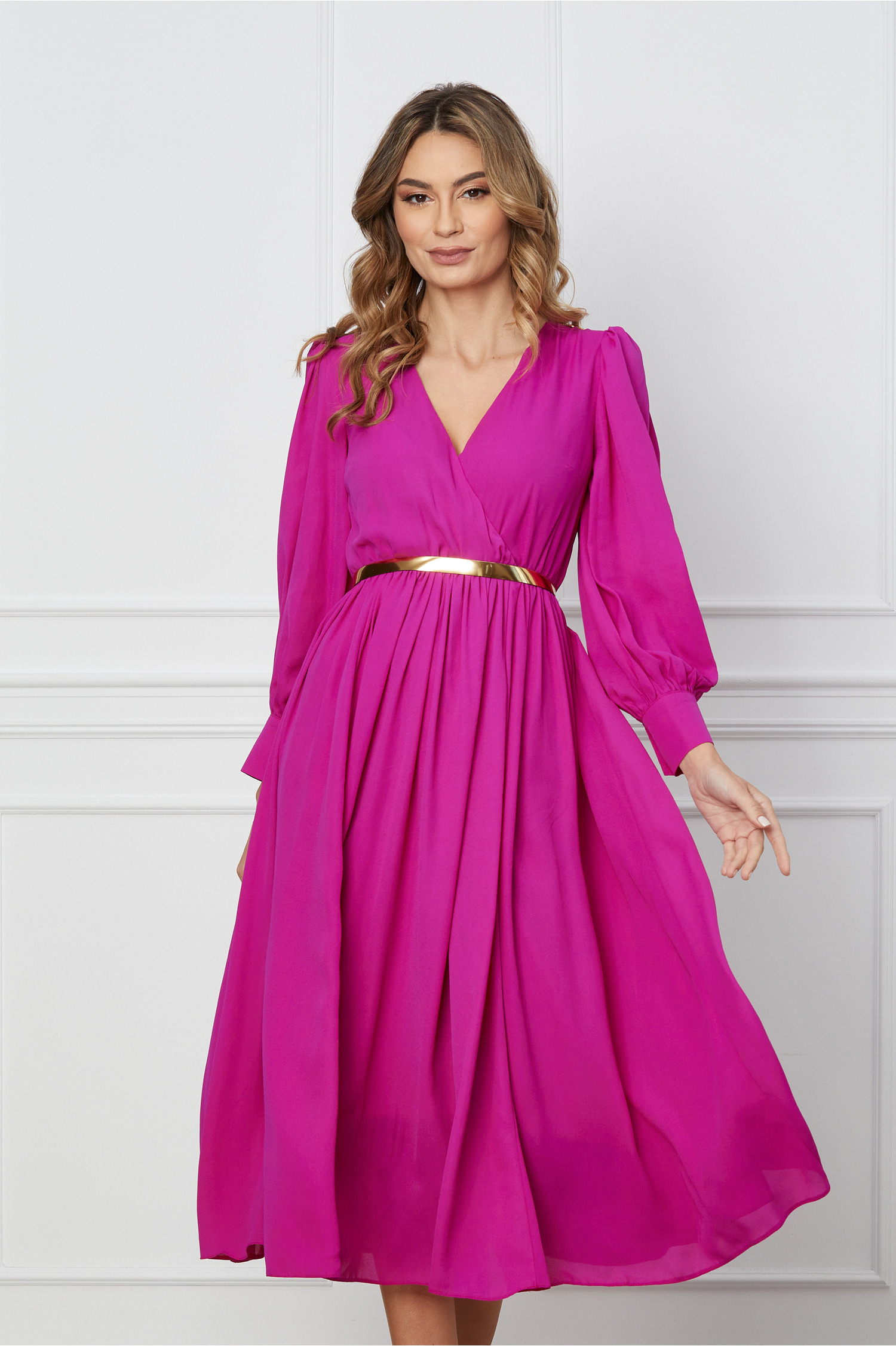 Rochie fucsia cu decolteu petrecut si curea in talie - Rochii-Dama.ro